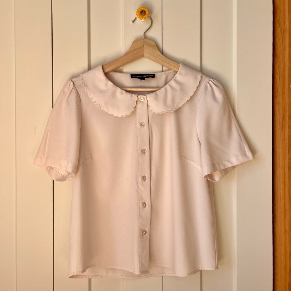 Princess Highway Size Small Scalloped Peter Pan Collar Blouse